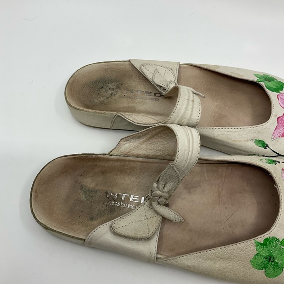 Vintage 90s Y2K Wanted Vintage Leather Floral Painted Mules Clogs Slides - Picture 4 of 8